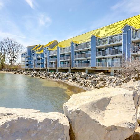 Cozy Lakefront Middle Bass Retreat With Balcony プットインベイ エクステリア 写真