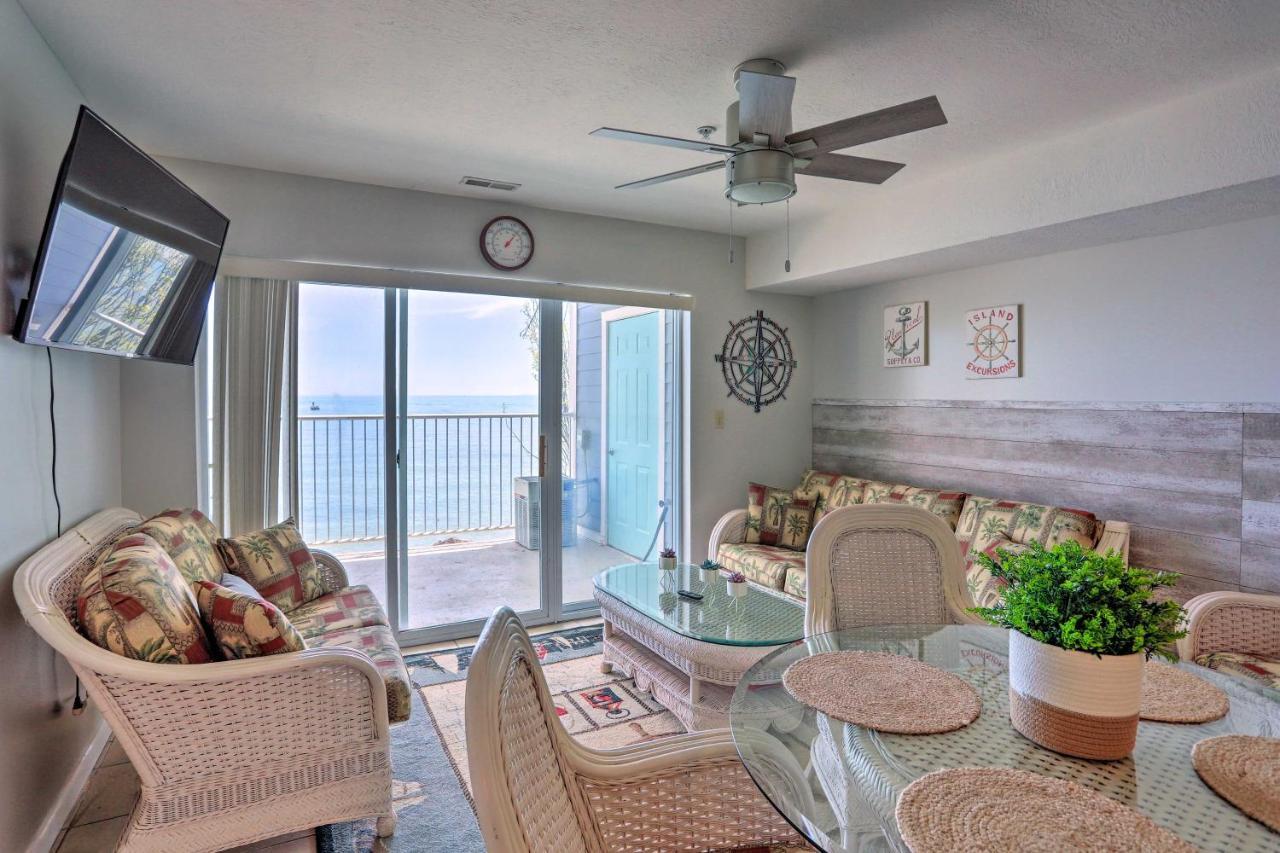 Cozy Lakefront Middle Bass Retreat With Balcony プットインベイ エクステリア 写真