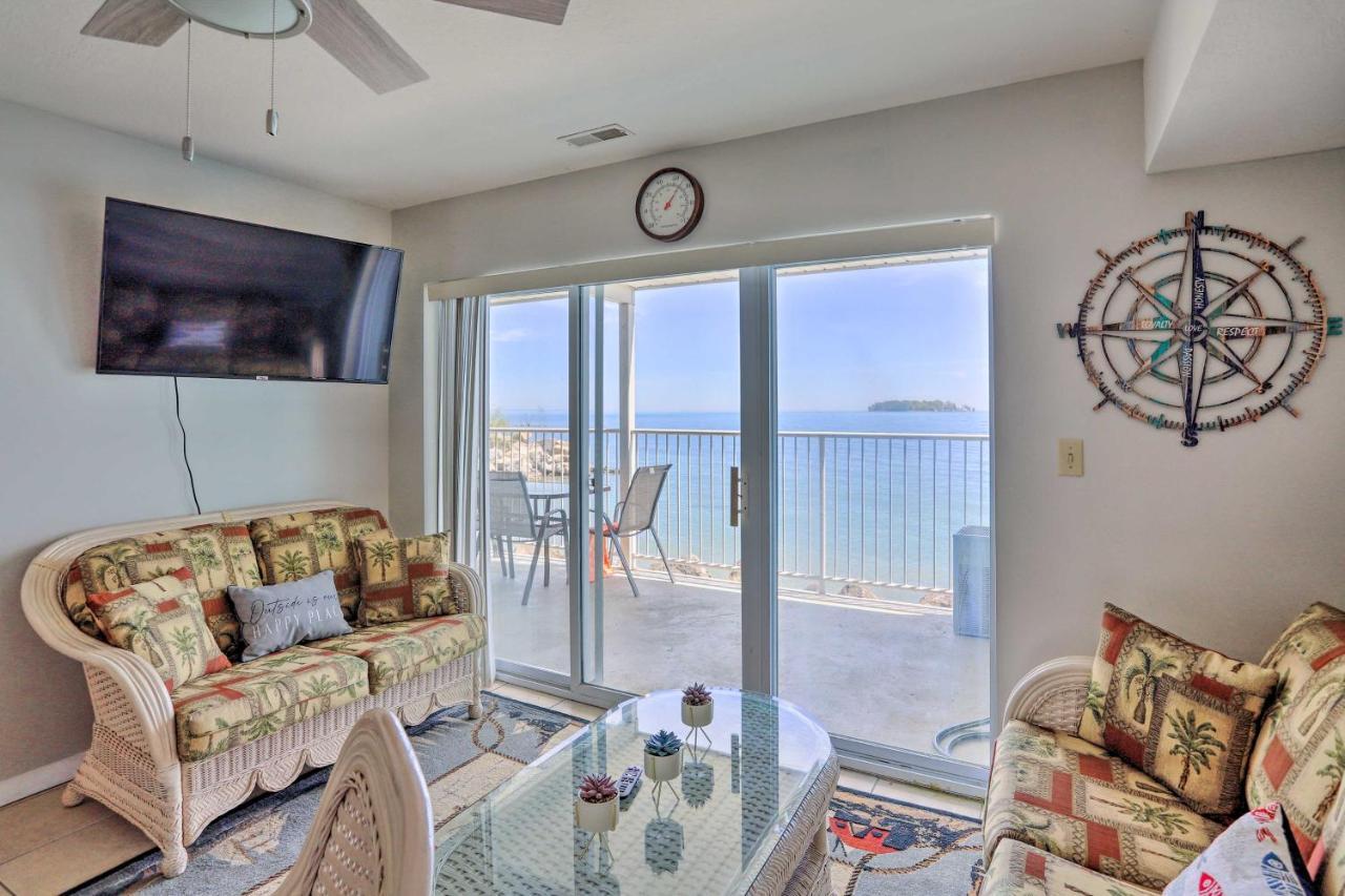 Cozy Lakefront Middle Bass Retreat With Balcony プットインベイ エクステリア 写真