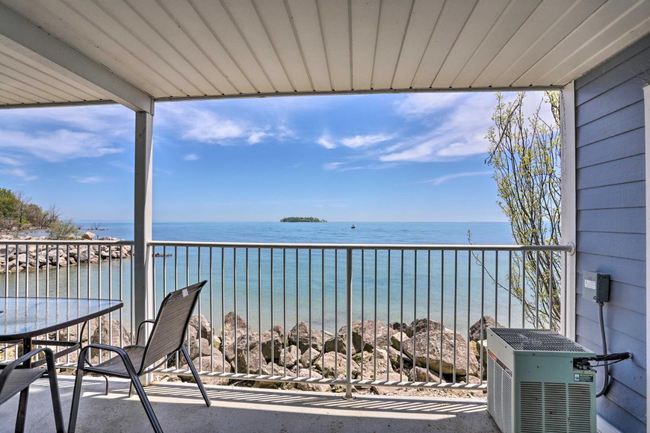 Cozy Lakefront Middle Bass Retreat With Balcony プットインベイ エクステリア 写真