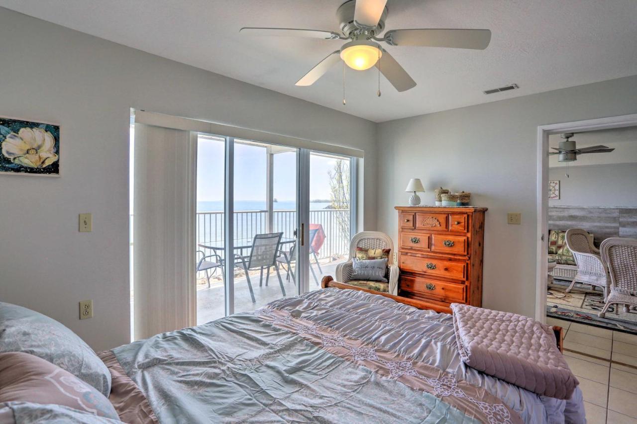 Cozy Lakefront Middle Bass Retreat With Balcony プットインベイ エクステリア 写真