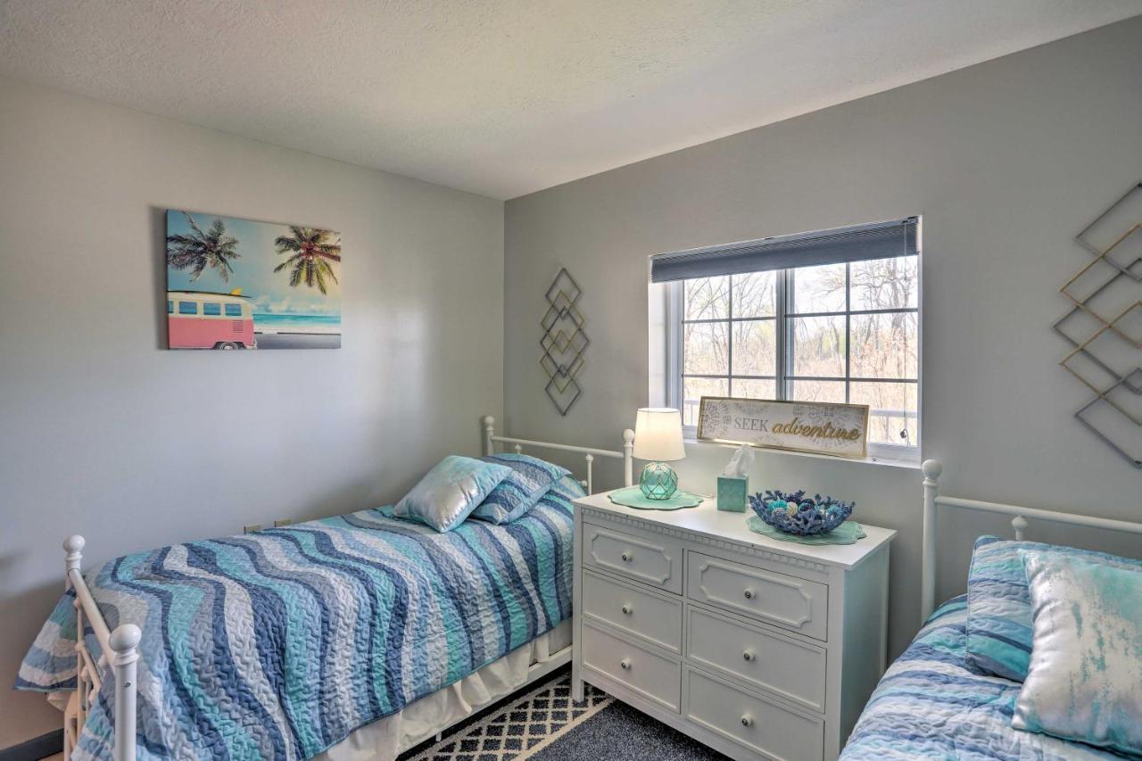 Cozy Lakefront Middle Bass Retreat With Balcony プットインベイ エクステリア 写真